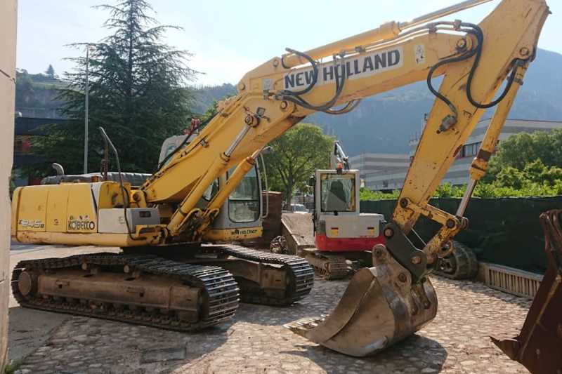 OmecoHub - Immagine NEW HOLLAND E245B