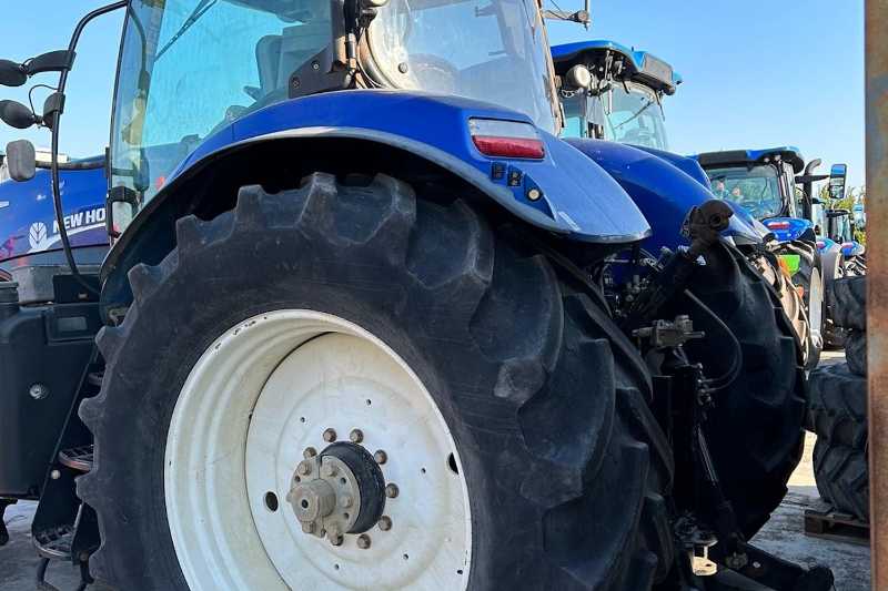 OmecoHub - Immagine NEW HOLLAND T7.270