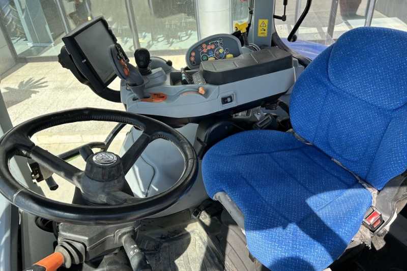 OmecoHub - Immagine NEW HOLLAND T7.210