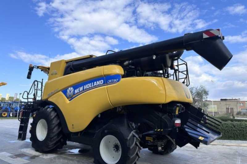 OmecoHub - Immagine NEW HOLLAND CR7.90