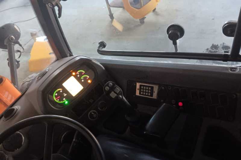 OmecoHub - Immagine CASE 221F