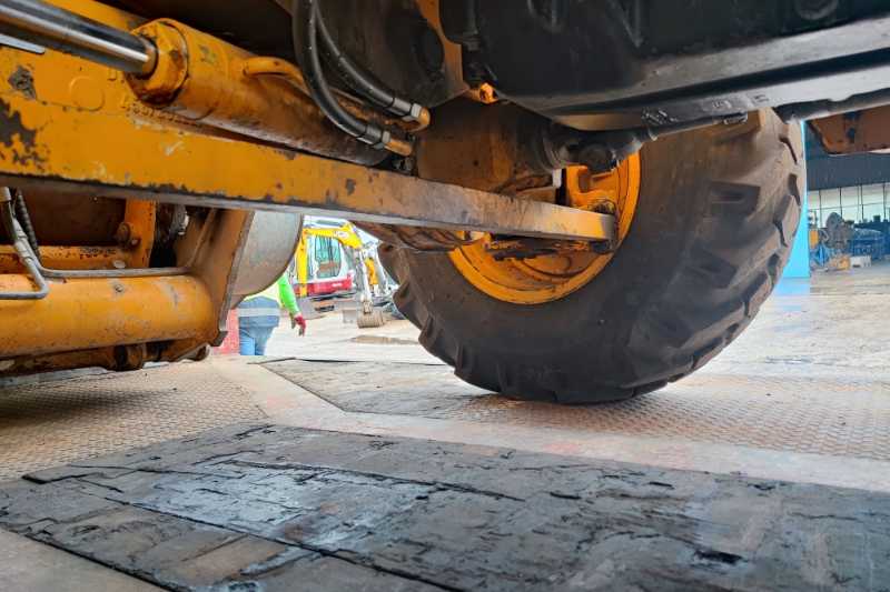 OmecoHub - Immagine JCB 2CX